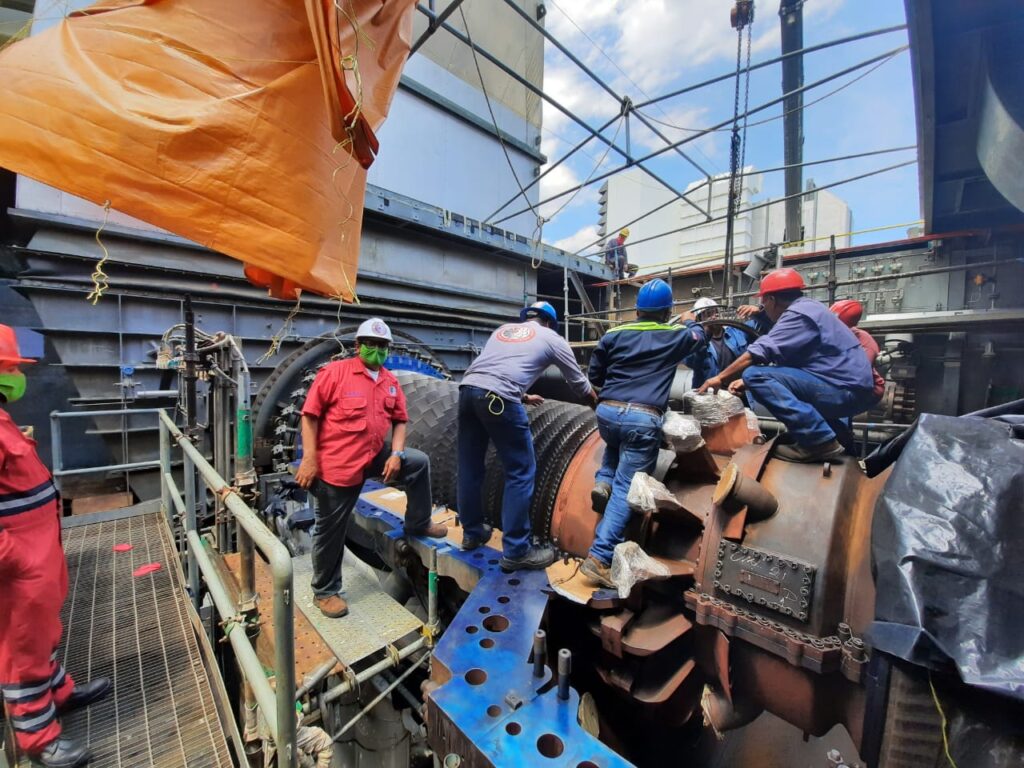 Inspección de eje y rodamientos de maquinaria rotativa