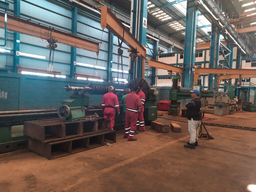 Inspección técnica del equipo de ingeniería en planta industrial - REINCA